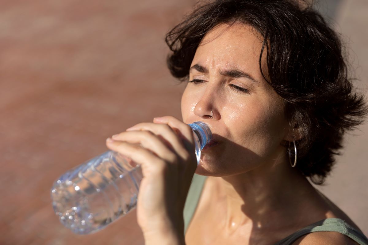 How to Tell if You Are Dehydrated: 8 Signs Of Dehydration